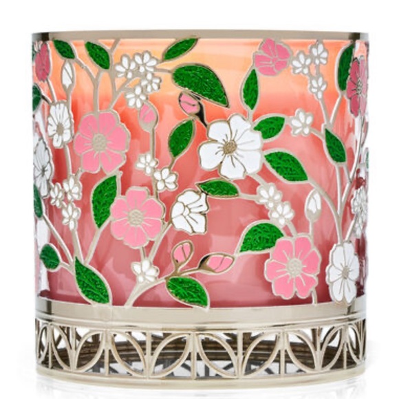 Sold- Bath & Body Works Floral Toss 3-Wick Candle Holder - Picture 5 of 5
